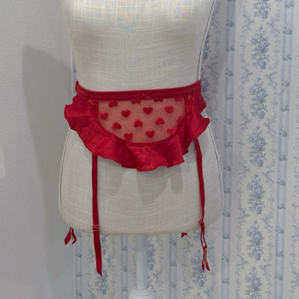 Victoria's Secret Valentines Day Dream Angels heart apron garter - Picture 1 of 4